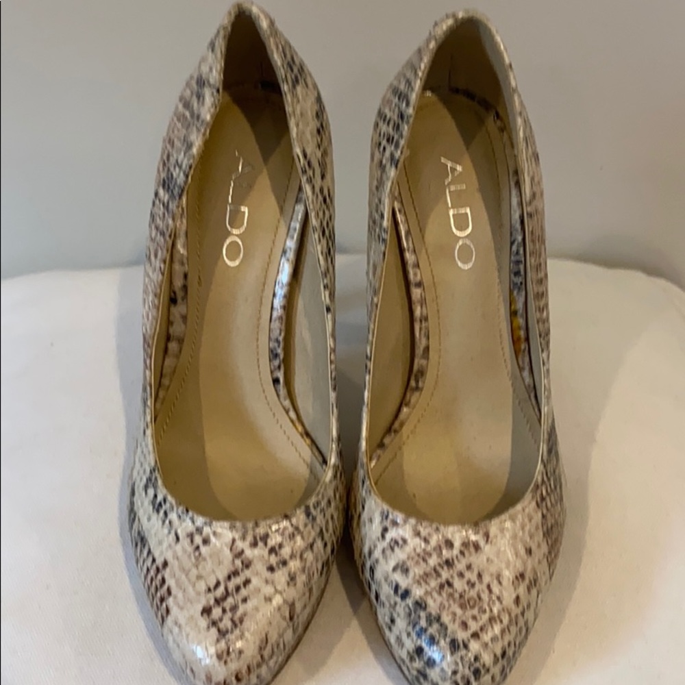 Pumps Snake Print Neural